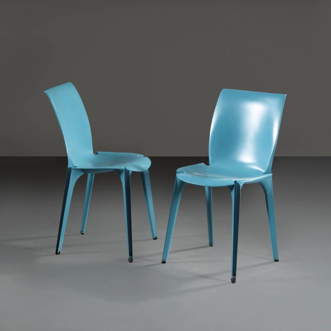 Marco Zanuso e: Marco Zanuso e (Milano, 1916 – 2001) Richard Sapper (Monaco di Baviera, 1932 - Milano, 2015) TWO «LAMBDA» CHAIRS, LIGHT BLUE LACQUERED METAL STRUCTURE DUE SEDIE MODELLO LAMBDA in metallo laccato