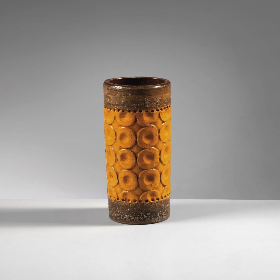 Bitossi: Bitossi BROWN AND OCHRE CERAMIC VASE VASO in ceramica nei toni del marrone e dell'ocra Produzione Bitossi, Italia, 1960 circa alt. cm 15 e diam. cm 7,5