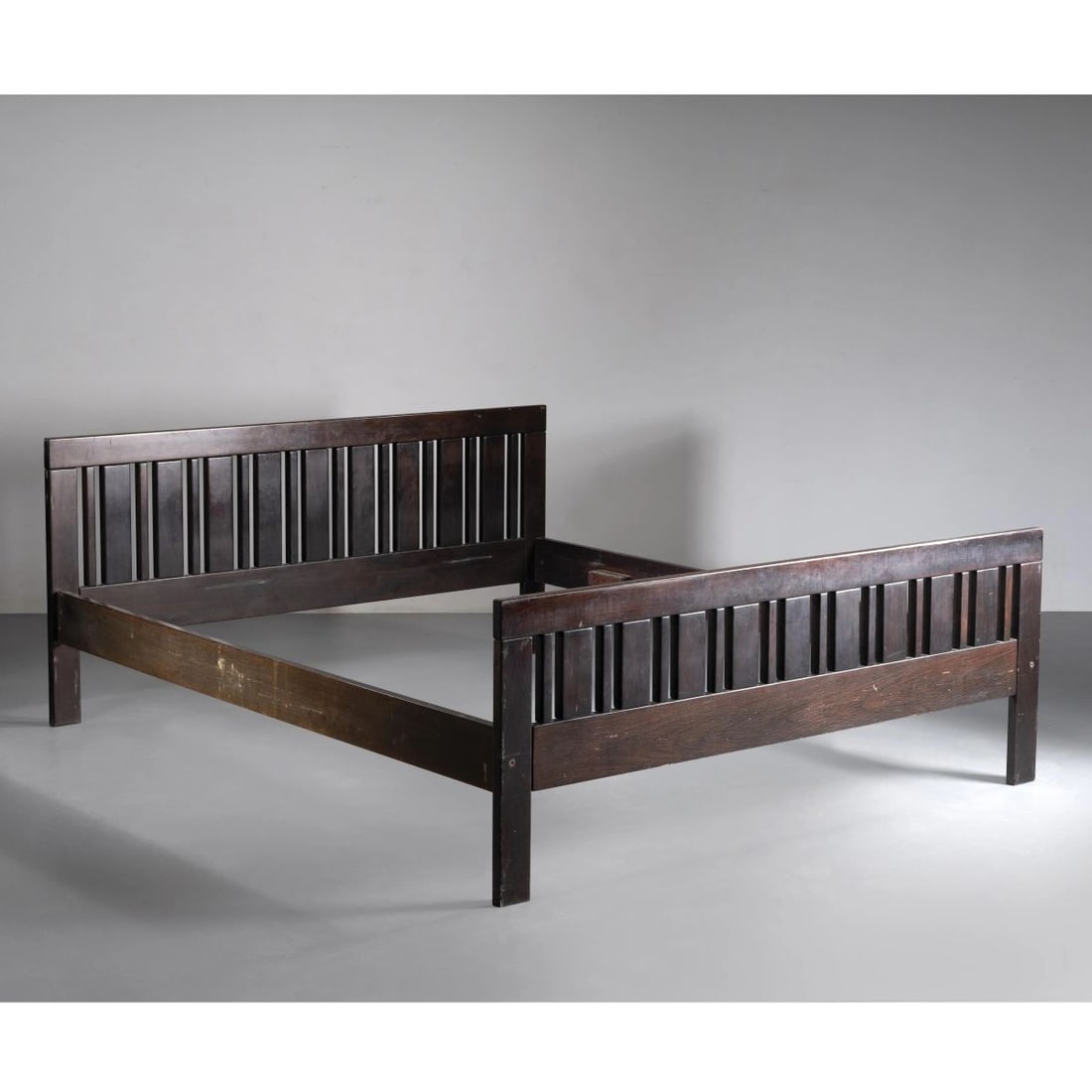 Ettore Sottsass: Ettore Sottsass (Innsbruck, 1917 - Milano, 2007) WOODEN BED LETTO MODELLO GALASSIA in legno Produzione Poltronova, Agliana, 1965 circa cm H78xL170xP203 Bibliografia di confronto I. Mietton, Sottsass,
