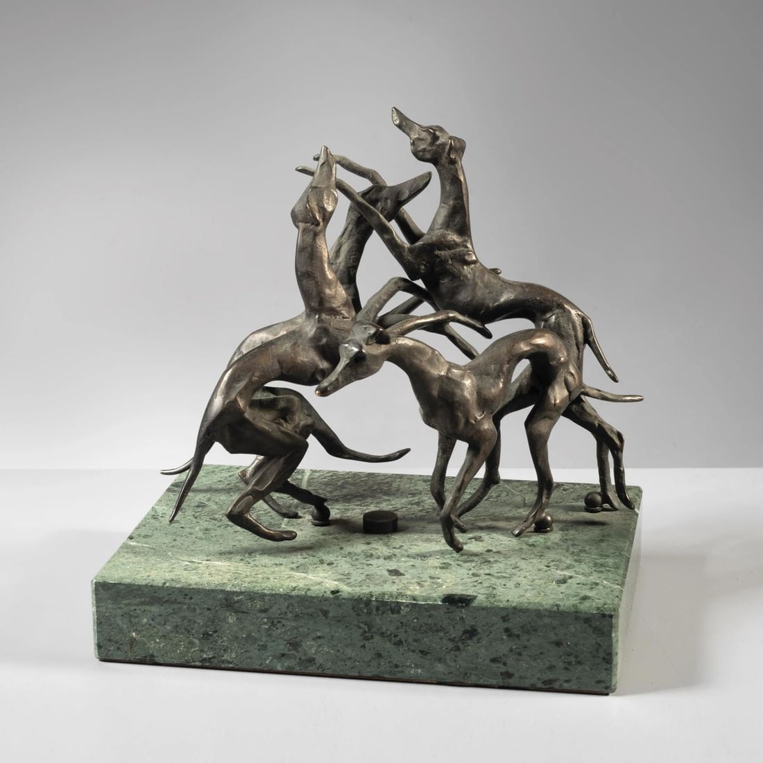 METAL SCULPTURE, GREEN MARBLE BASE: METAL SCULPTURE, GREEN MARBLE BASE SCULTURA in metallo, base in marmo verde Produzione Italia, 1960 circa cm H25xL23xP6