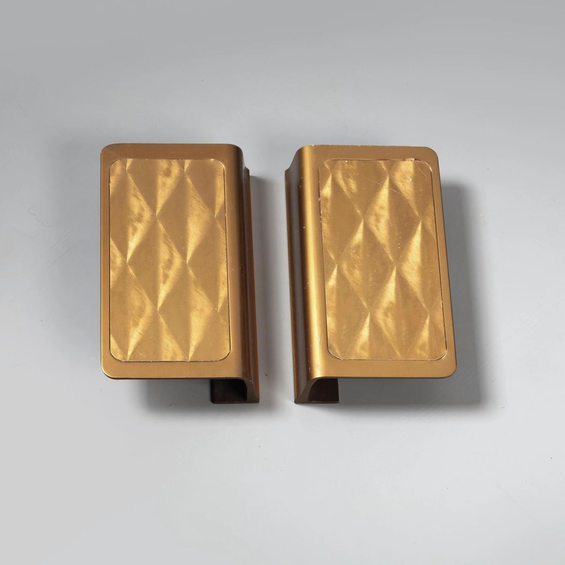TWO HANDLES: TWO HANDLES DUE MANIGLIE in alluminio Produzione Italia, 1975 circa cm H20xL12xP5