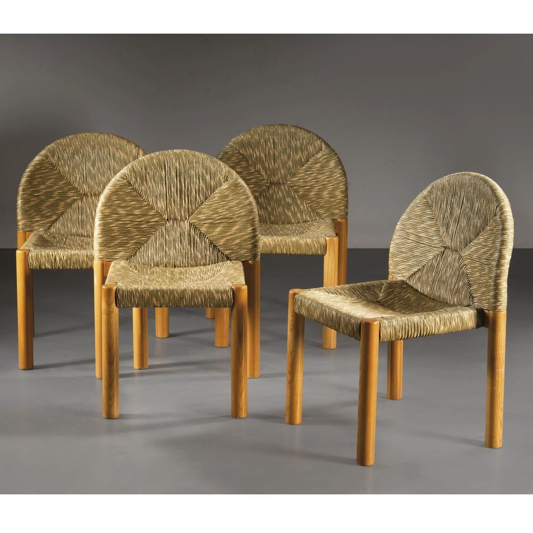 De Pas, D Urbino, Lomazzi: De Pas, D Urbino, Lomazzi FOUR «CIAMBOTTO» CHAIRS QUATTRO SEDIE MODELLO CIAMBOTTO in legno Produzione Pozzi, Italia, 1979 cm H78xL56xP58 Bibliografia di confronto G. Gramigna, Repertorio 1950-1980,