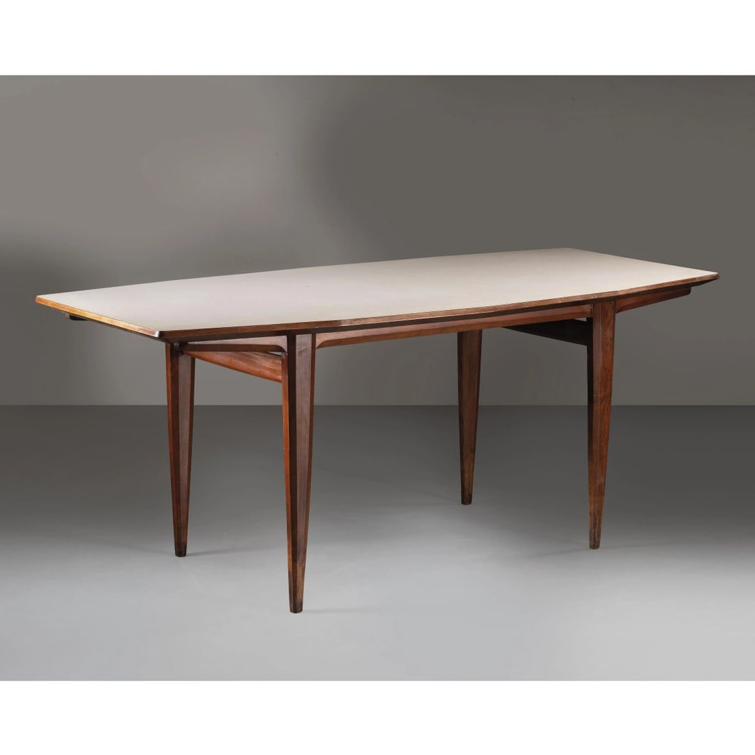 TAVOLO: TAVOLO in legno Produzione Italia, 1970 circa cm H80xL90,5xP190,5 WOODEN TABLE 