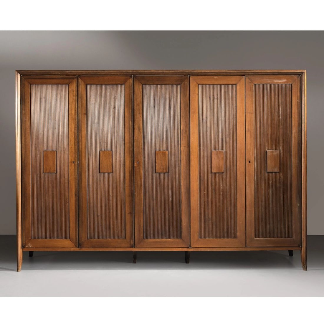 WOODEN WARDROBE: WOODEN WARDROBE ARMADIO in legno Produzione Italia, 1940 circa cm H182xL260xP63