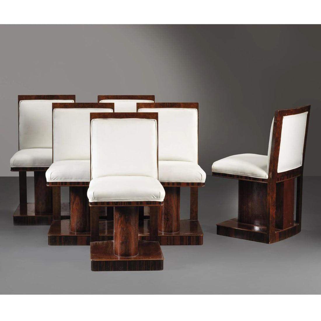 SIX CHAIRS: SIX CHAIRS, WOODEN STRUCTURE, WHITE FABRIC UPHOLSTERED SEI SEDIE struttura in legno, rivestite in tessuto nei toni del bianco Produzione Italia, 1935 circa cm H55xL44xP50
