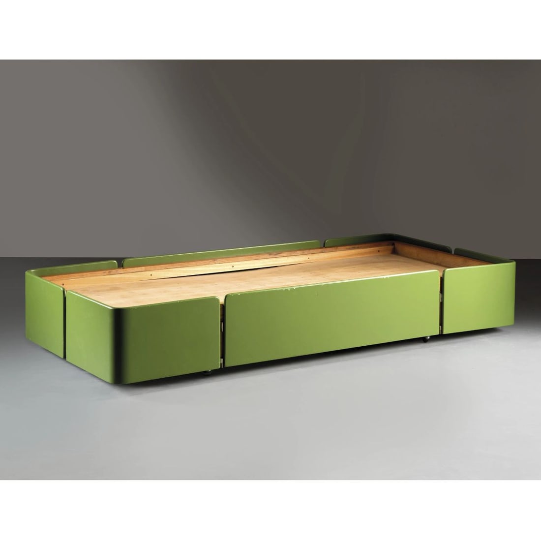 DAYBED (1 of 2)
