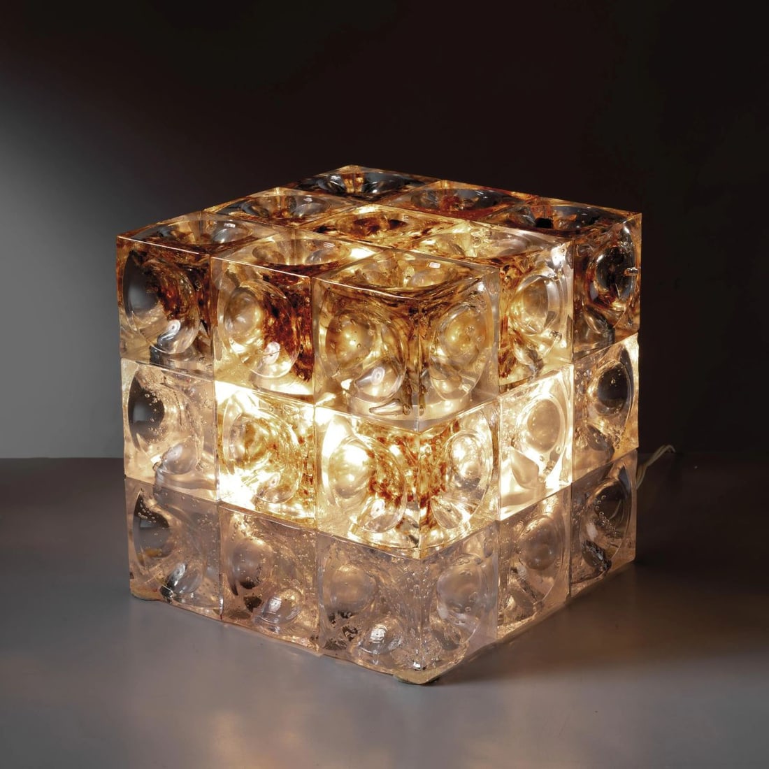 Poliarte: Poliarte LAMPADA DA TAVOLO in vetro Produzione Poliarte, Italia, 1970 circa cm H24xL24xP24 GLASS TABLE LAMP 