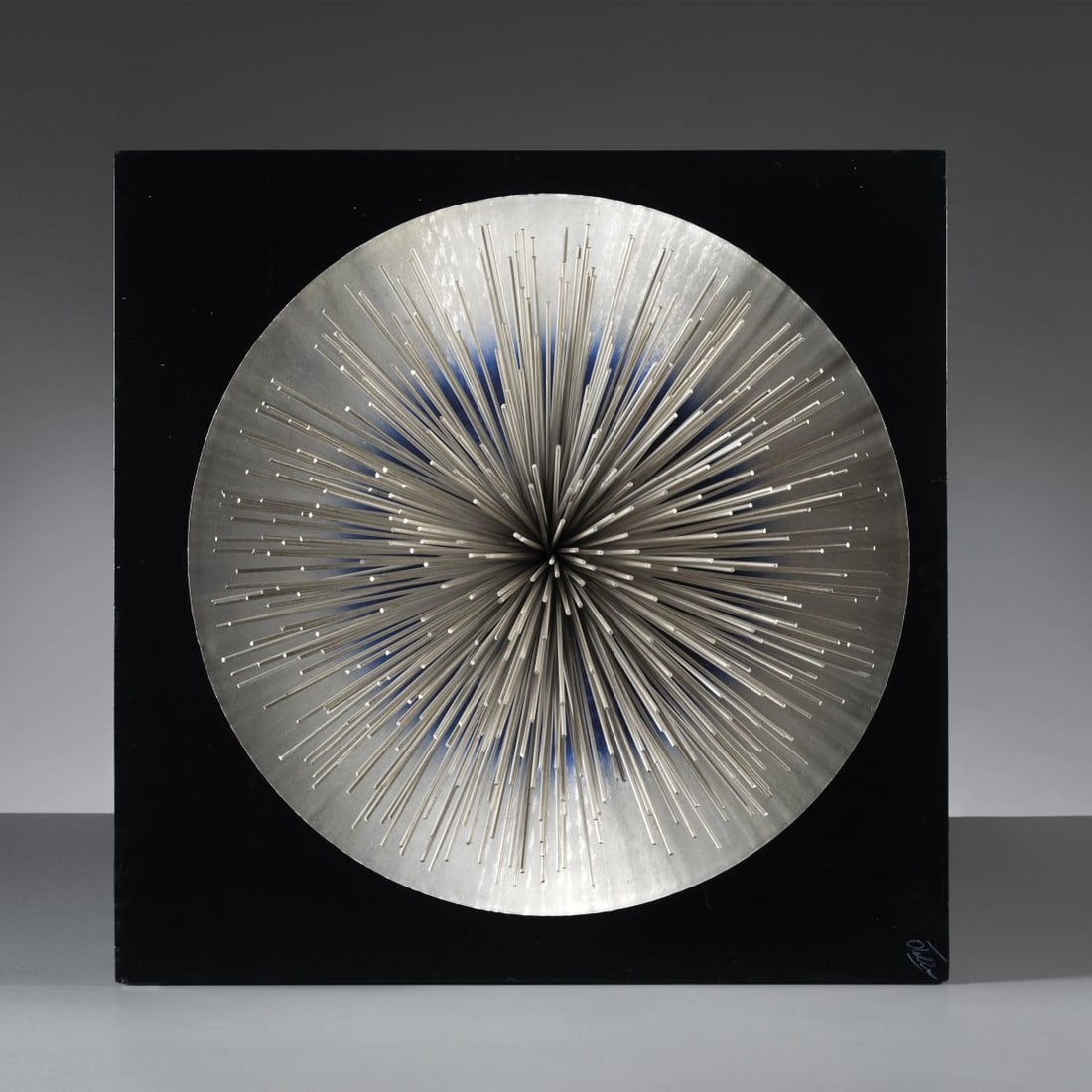 Otello Ciullini: Otello Ciullini (Sec. XX) PANNELLO MODELLO AURORA in metallo Produzione Italia, 1974 cm H26xL60xP60 AURORA METAL PANEL 