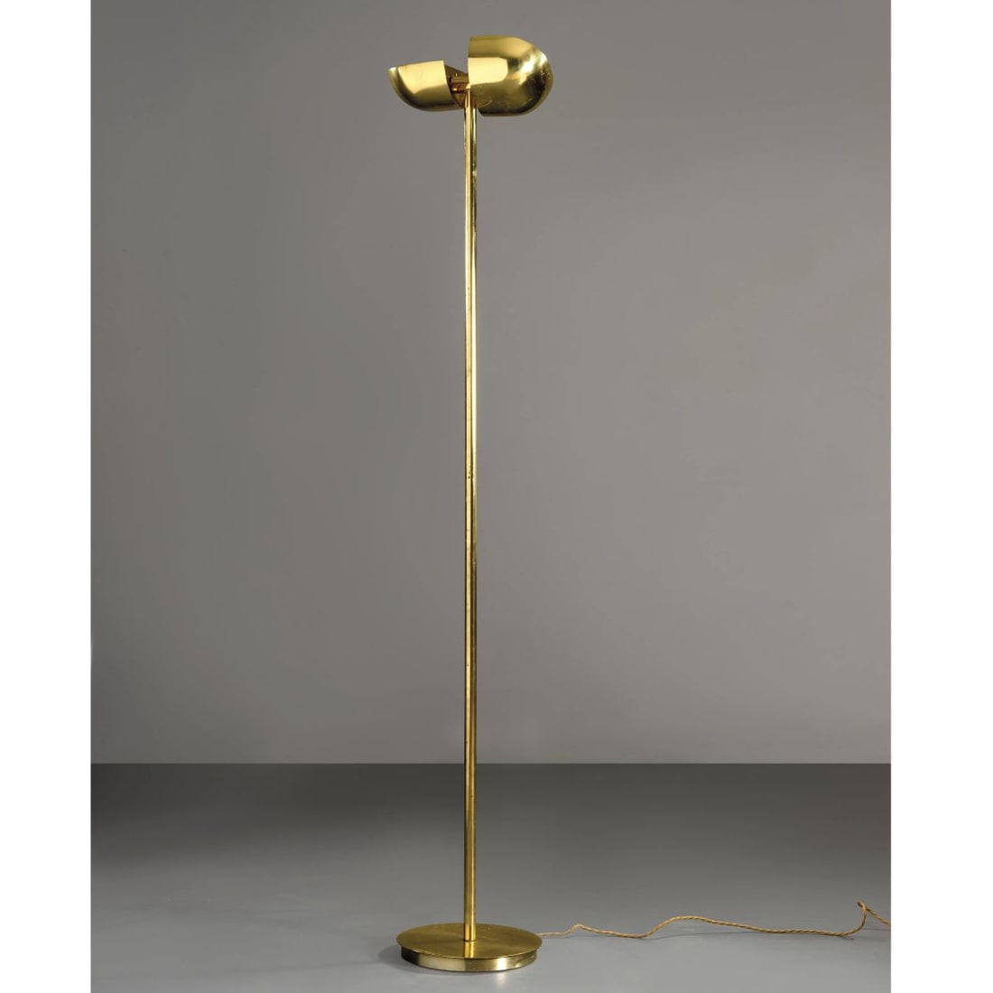 Pia Guidetti Crippa: Pia Guidetti Crippa (1943) LAMPADA DA TERRA MODELLO 877 in metallo Produzione Lumi, Italia, 1970 circa marchio del produttore alt. cm 190 e diam. cm 30 «877» METAL FLOOR LAMP 