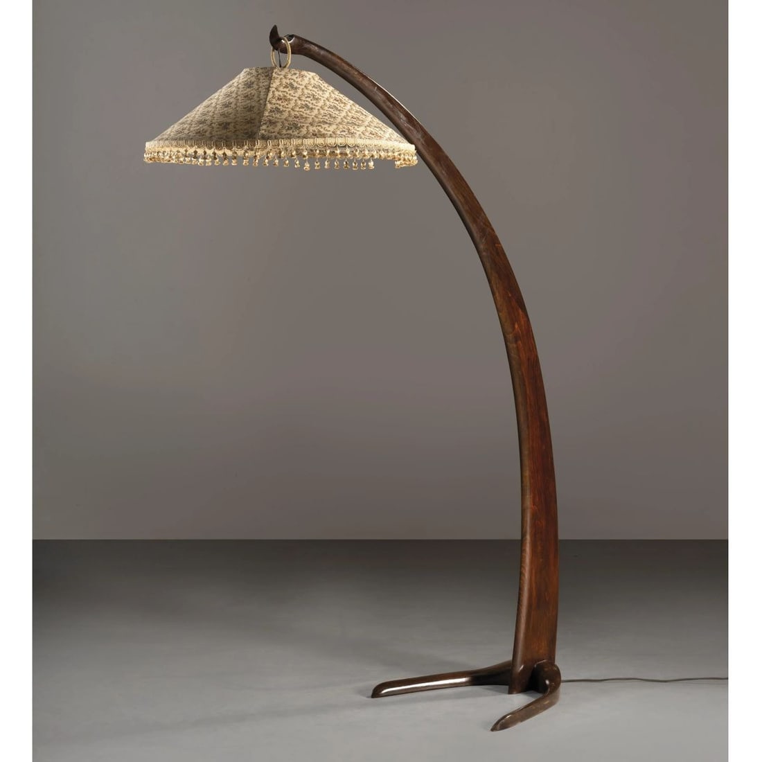 WOODEN FLOOR LAMP: WOODEN FLOOR LAMP LAMPADA DA TERRA in legno Produzione Italia 1950 circa alt. cm 177 e diam. cm 140