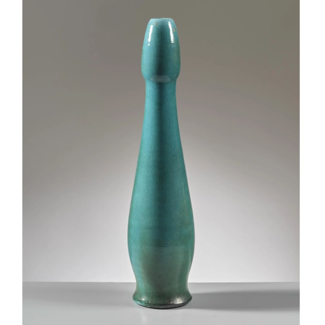 Galileo Chini: Galileo Chini (Firenze, 1873 - 1956) GREEN CERAMIC VASE VASO in ceramica nei toni del verde etichetta del produttore sul fondo Produzione Italia, 1905 circa alt. cm 55,5 e diam. cm 13