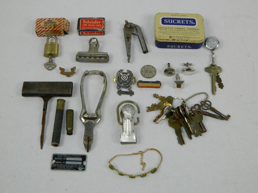 Personal Items from Quinn's Estate: These items were found in Howard's desk drawer (The burl roll top desk in Lot 1), items include: WWII sterling silver Army expert marksman rifle award badge with rifle silver filled plaquered, set of