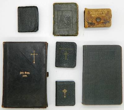 Vintage Mini Books & Bibles (1 of 10)