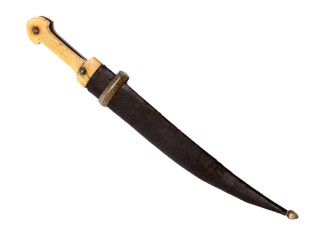 LARGE CAUCASIAN DAGGER BEBUT WITH GILT MOUNTS, 19TH C.: Nice Caucasian dagger (bebut) with slightly curved double edged pointy blade with single groove on each side. Grip scales are made of walru and bull horn fastened with two steel gilded rivets. Wooden 