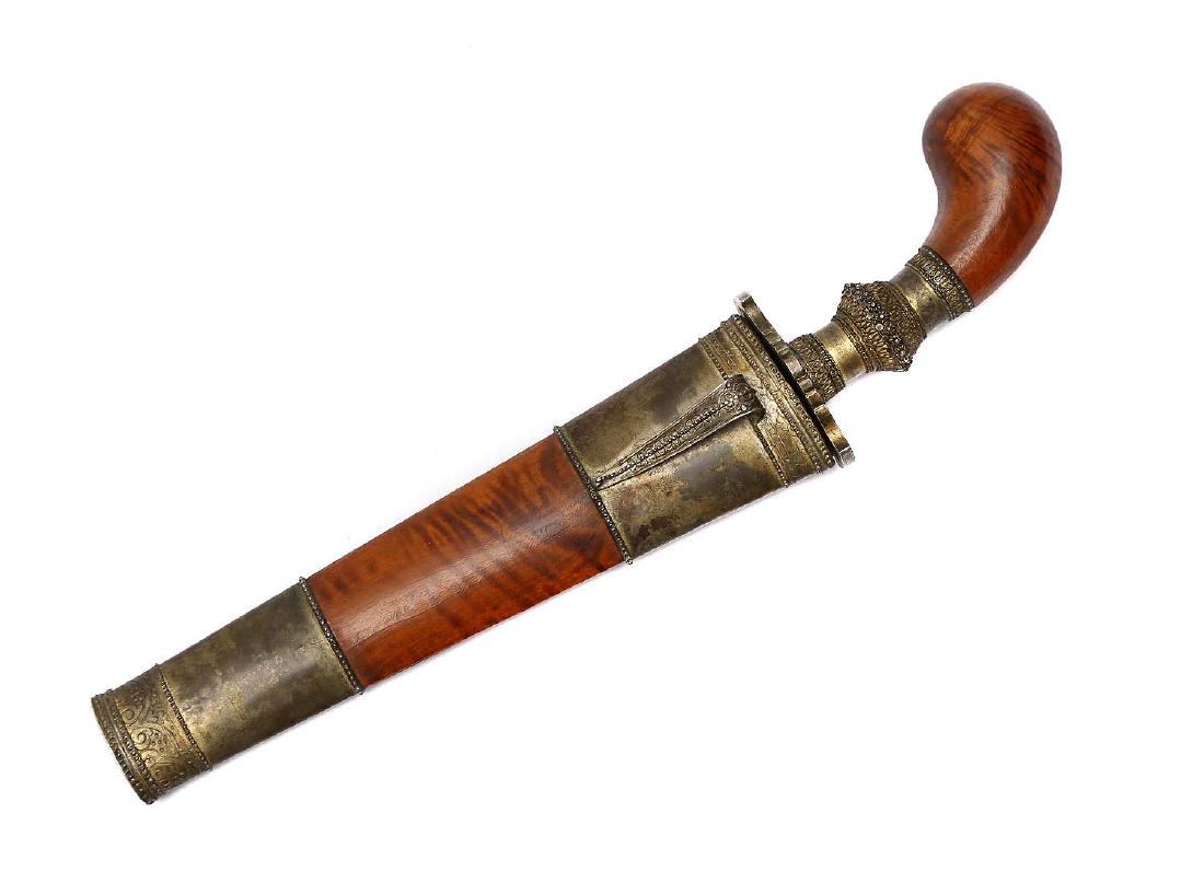 ANTIQUE PUNAL DAGGER FROM THE PHILIPPINES: Antique punal dagger (knife) from the Philippines. These are much less common than talibons, bolos and other Filipino blades. With slightly curved flattened diamond shaped blade, steel engraved crossg