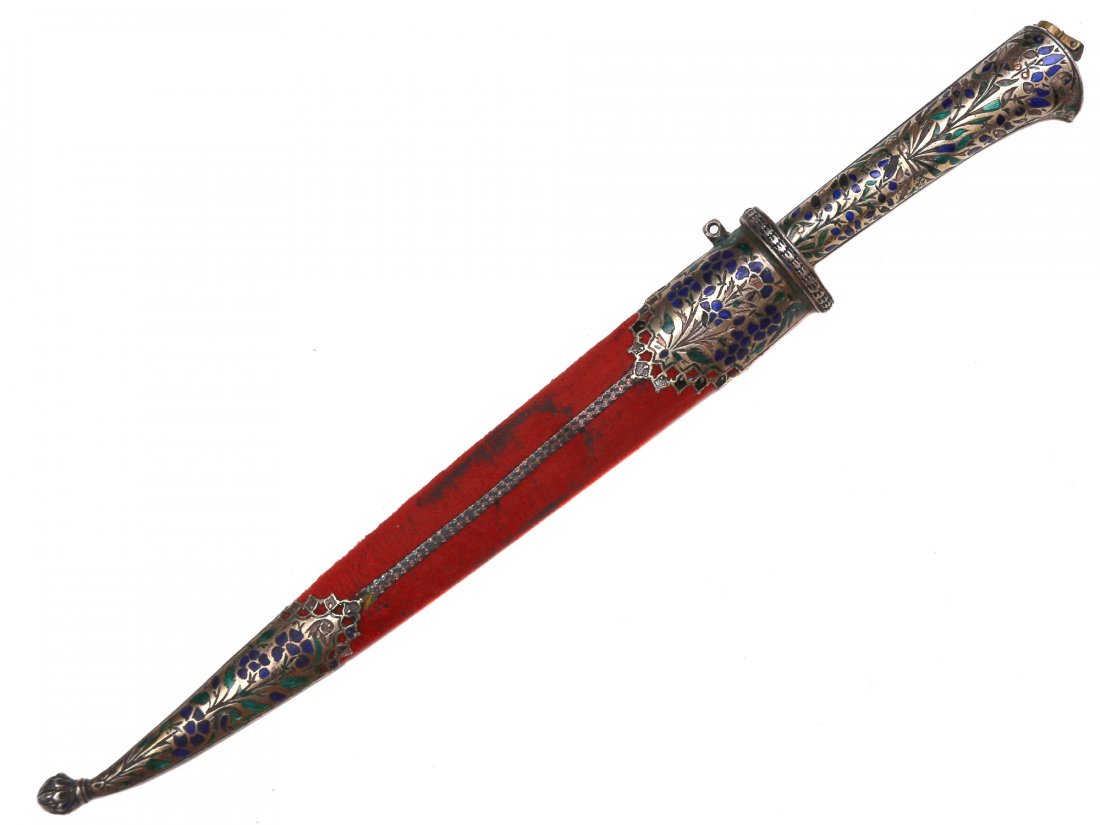 SILVER MOUNTED KARD DAGGER WITH ENAMEL, 19TH CEN.: A fine and rare Indian kard dagger, India, Lucknow, 18 - 19 cc. The silver hilt and scabbard mounts are decorated with green and blue enamel gold inlay forming a typical Islamic floral motif. Watered-