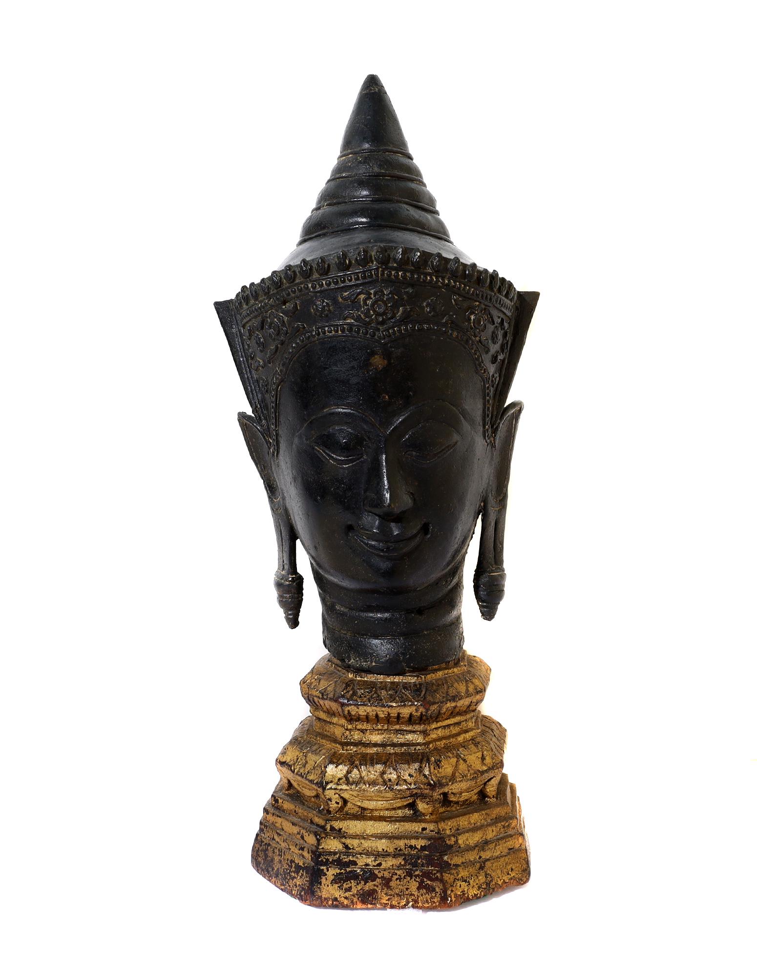 A CAST BRONZE HEAD OF BUDDHA THAI 16TH C. AD (1 of 5)