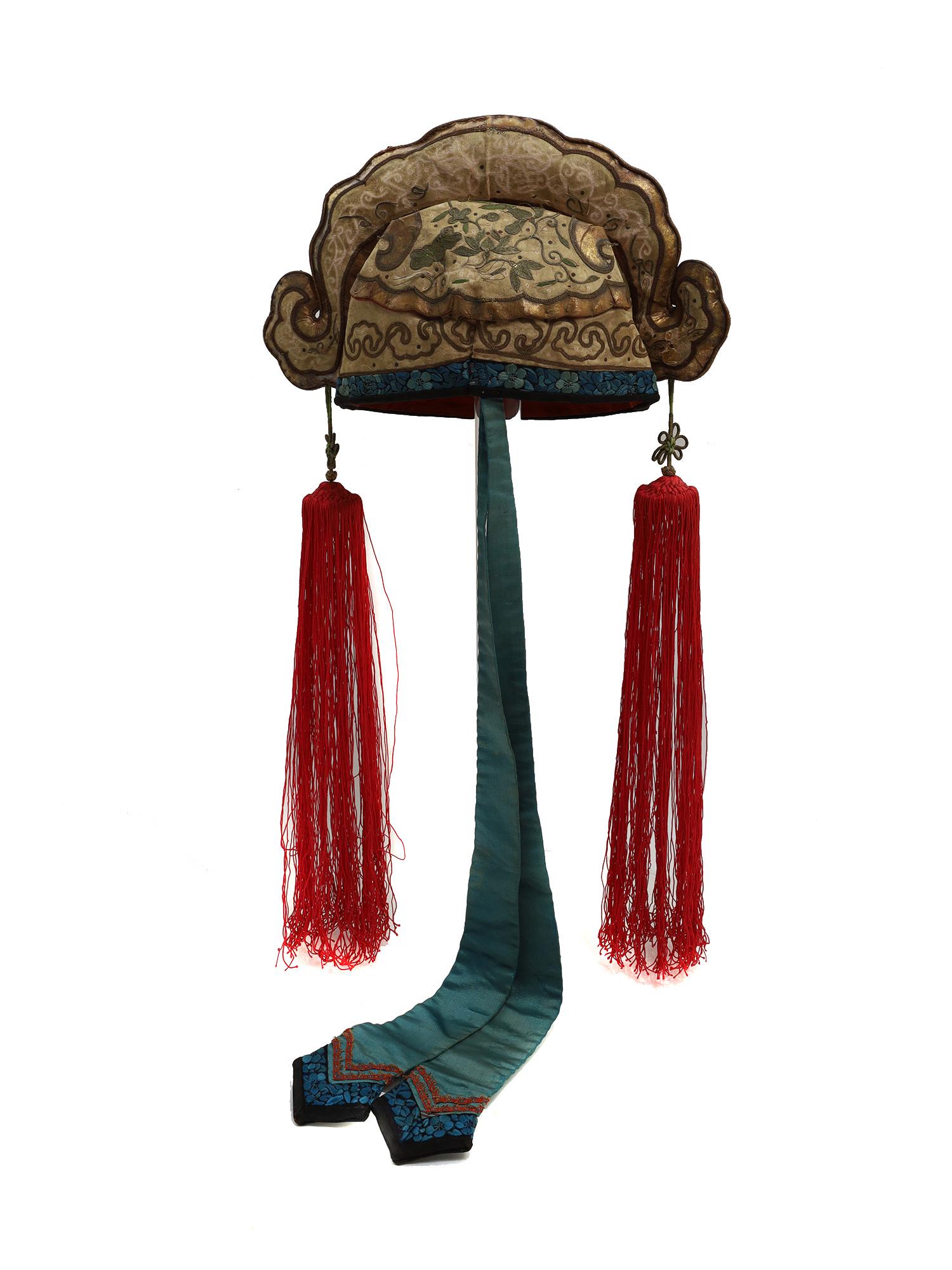 A CHINESE EMBROIDERED SILK HAT QING DYNASTY (1 of 2)