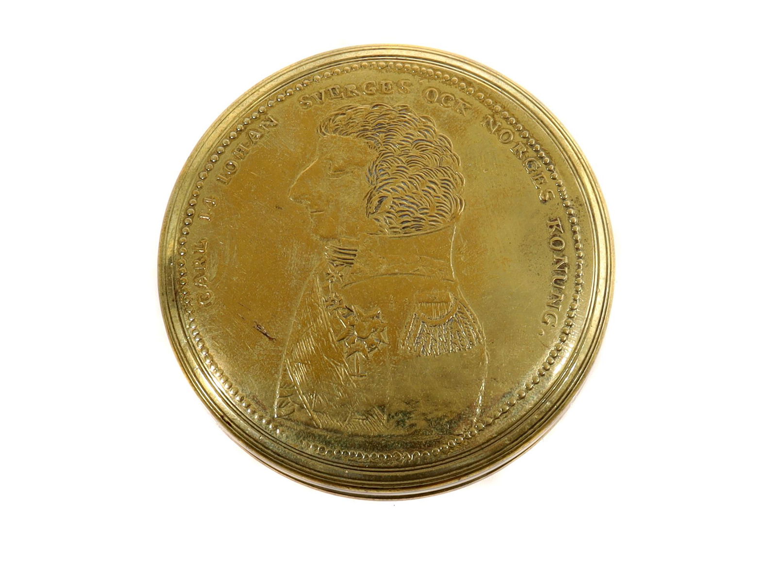 A DUTCH BRASS SNUFFBOX DEPICTING KARL XIV JOHAN (1 of 3)