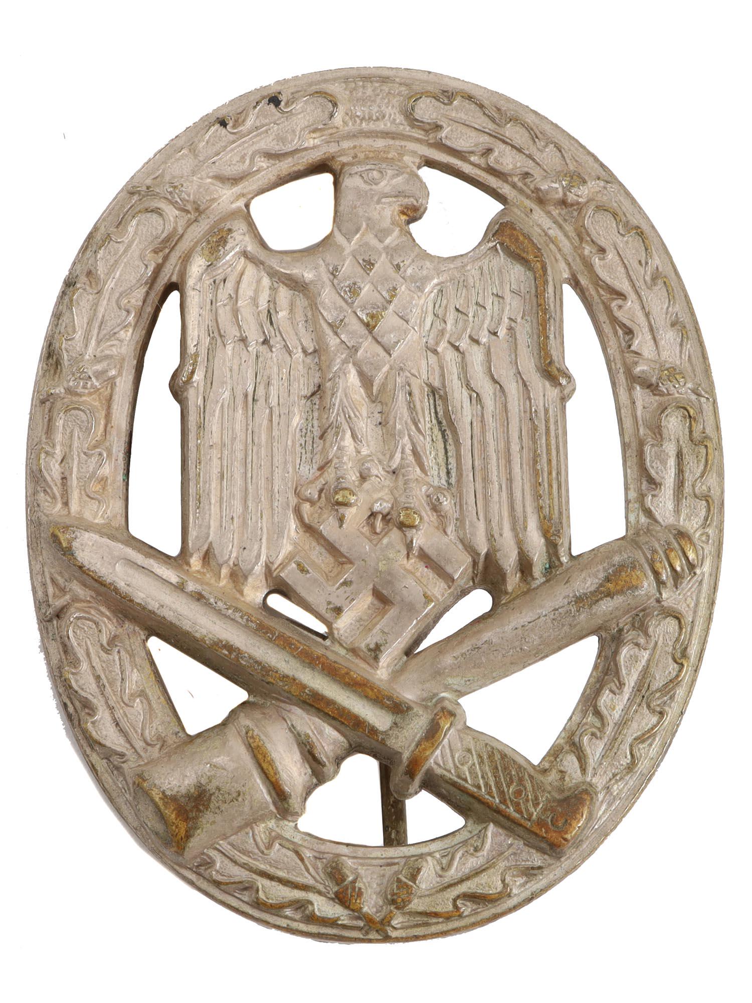 A GERMAN WWII GENERAL ASSAULT BADGE, FROSTED SILVER FINISH (1 of 2)