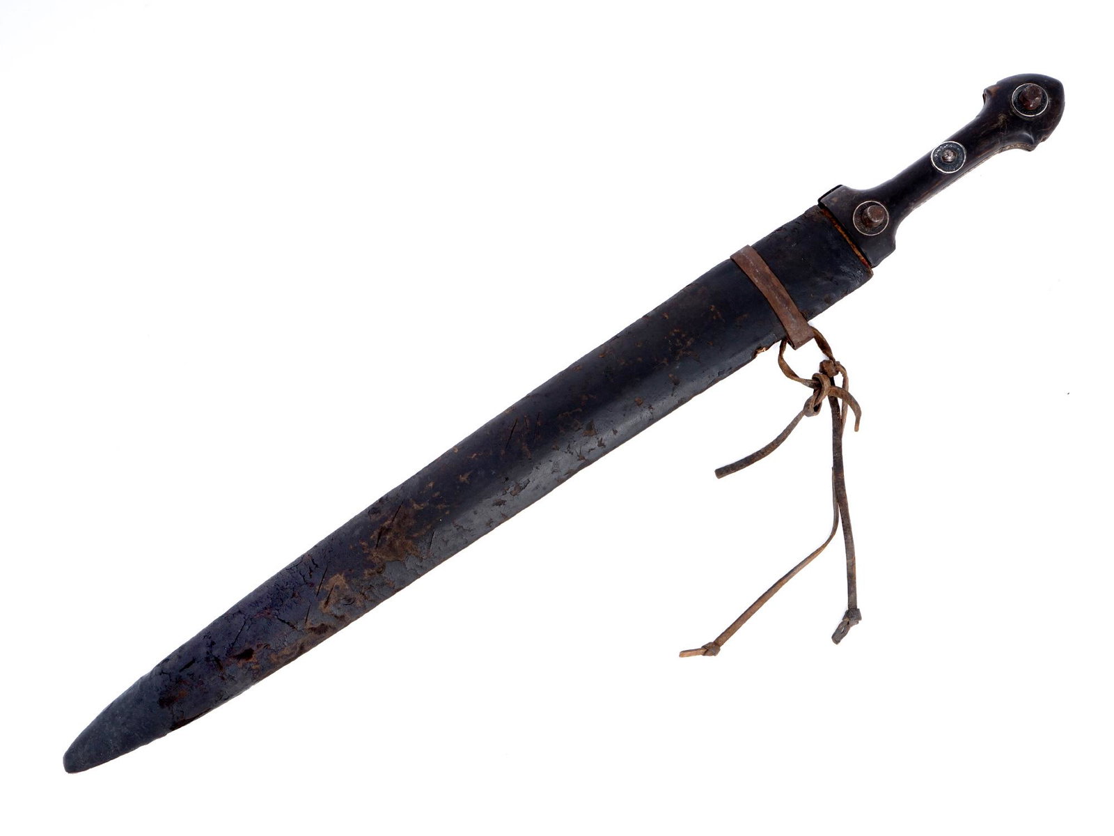 A LARGE PERSIAN DAGGER KAMA WTH GOLD INLAY, 19TH CEN.: A large quama dagger with a wide blade with one deep fuller on each side. The blade features an Islamic cartouch on the front side, and the hilt of characteristic form is made of two polished horn sca