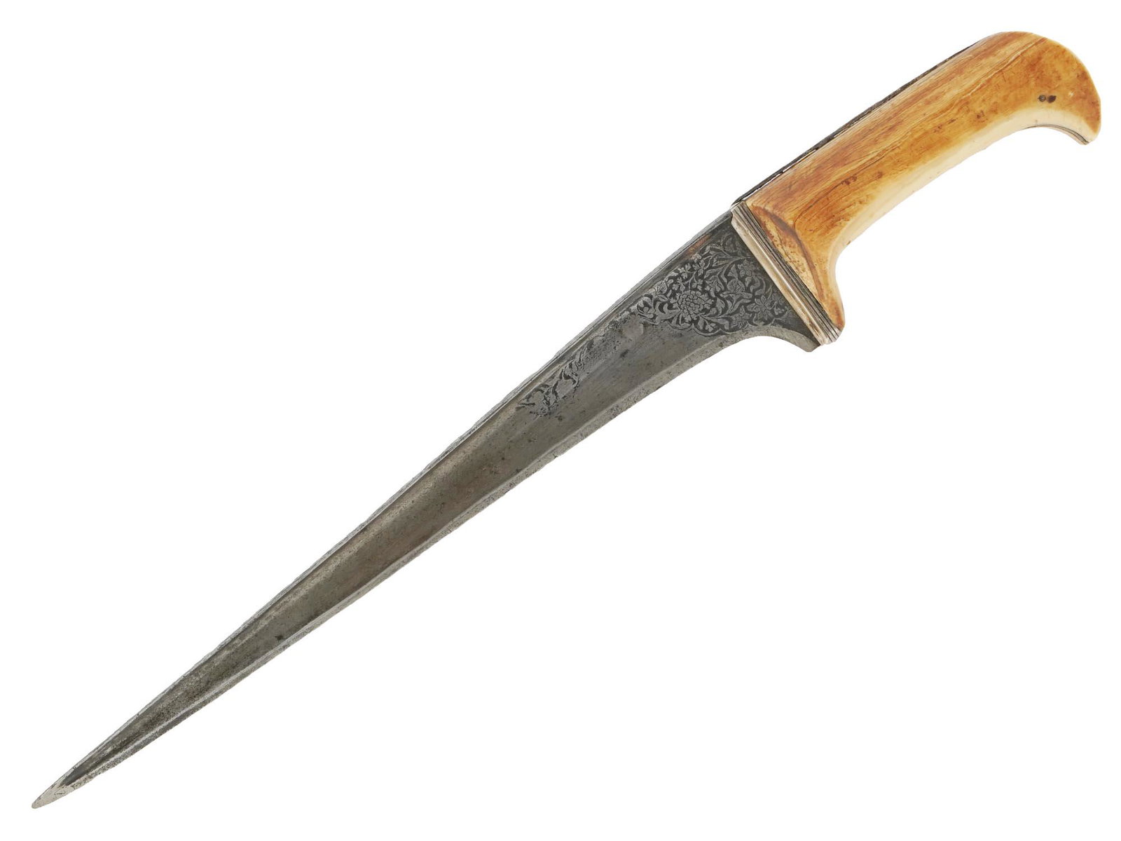 AN INDIAN PESHKABZ DAGGER WITH ENGRAVED BLADE, 19 C.: Dagger with a carved hilt, a straight pointy blade with a wavy Damascus pattern, with a large chiseled T-spine decorated with a floral motif.18th-19th cc. Dimensions: L: 12 in., (30 cm.)