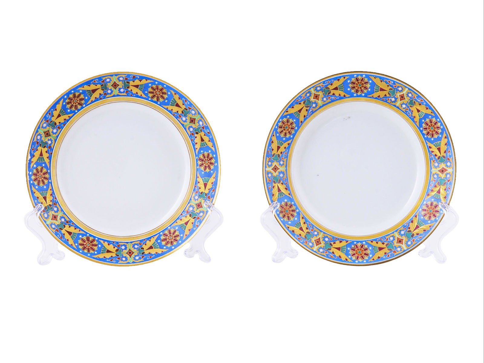 A PAIR OF RUSSIAN PORCELAIN PLATES GOTHIC SERVICE, 1913 (1 of 4)