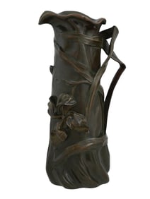 AN ART NOVEAU PATINATED BRONZE VASE, SIGNED J. MALVAUX, 19 C.