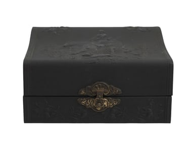 A VICTORIAN BLACK BOX WITH HUNTING SCENES, 19TH CENTURY
