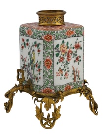 A CHINESE FAMILLE VERTE PORCELAIN CONTAINER WITH FRENCH GILT-BRONZE MOUNTS, 19TH CEN.