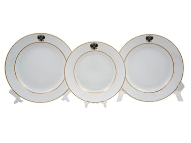 A LOT OF THREE RUSSIAN KUZNETSOV PORCELAIN PLATES