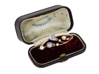 A RUSSIAN CASED GOLD DIAMOND-SET BROOCH BY SAMUEL ARND