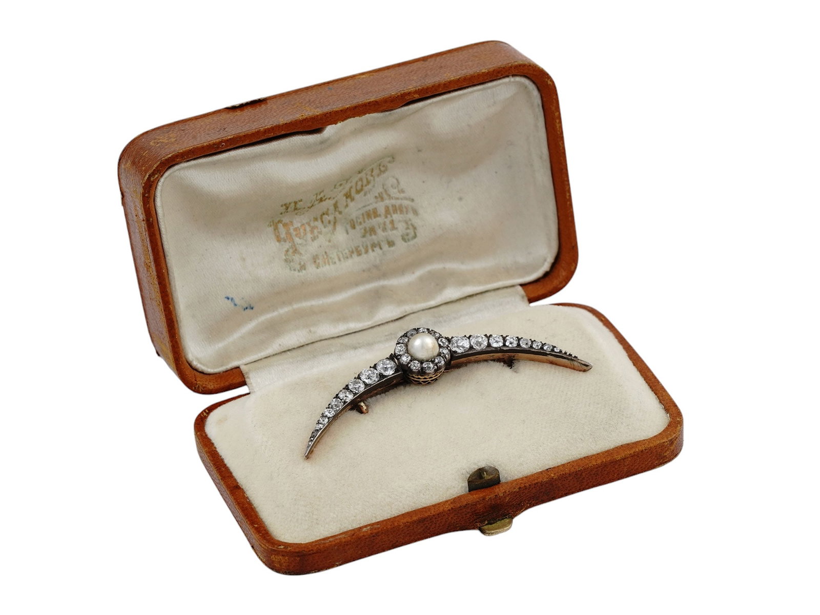 A RUSSIAN CASED GOLD DIAMOND SET AND NATURAL PEARL BROOCH BY AUGUST HOLLMING (1 of 5)