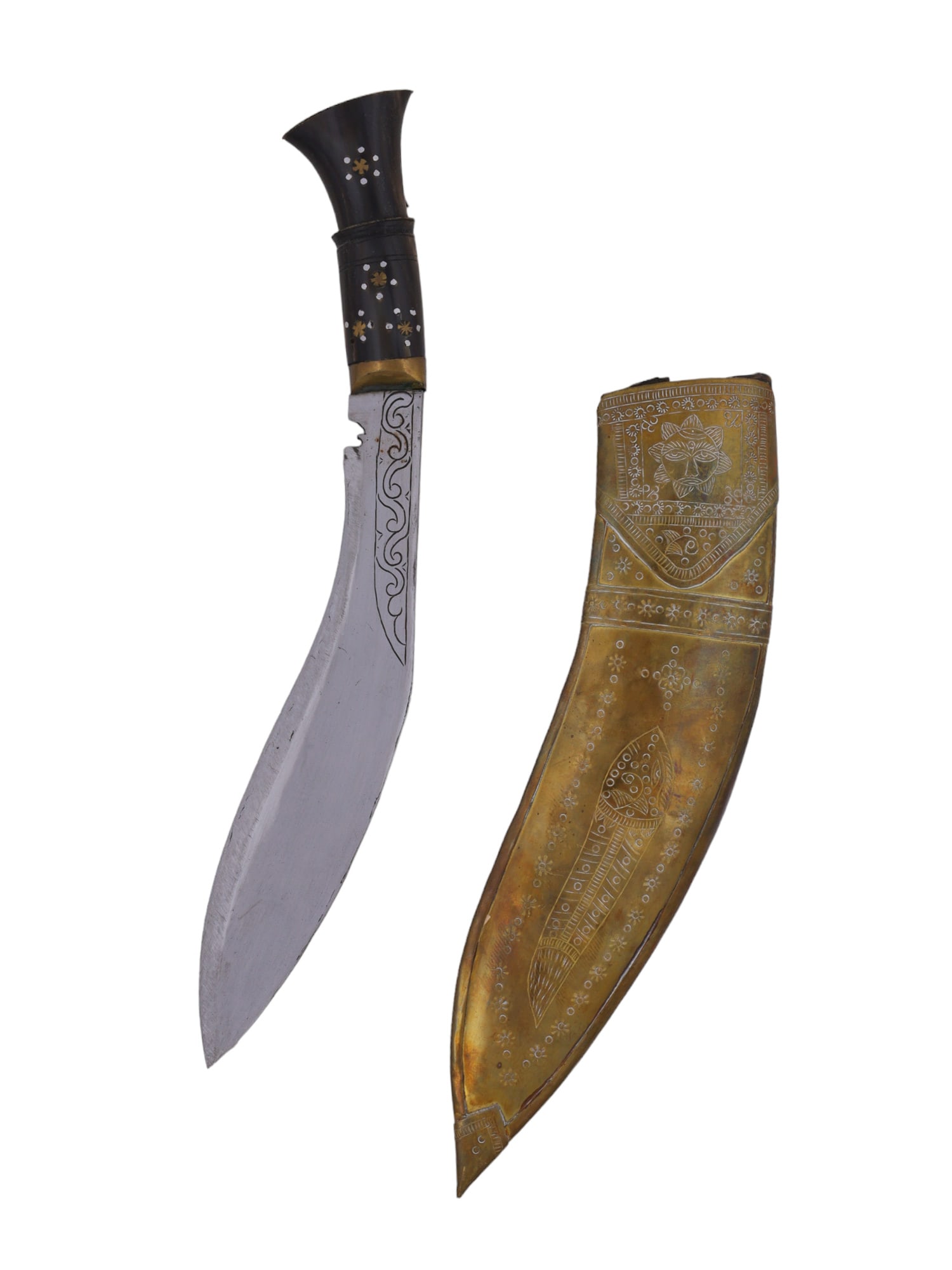 A LARGE KUKRI SHORT SWORD WITH ENGRAVED BRASS-MOUNTED SCABBARD, 19TH/20TH CENTURY (1 of 4)
