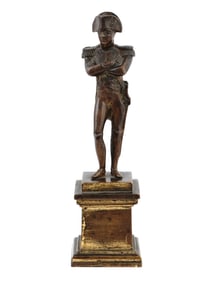 A SOLID BRONZE SCULPTURE OF NAPOLEON BONAPARTE, CA. 1900