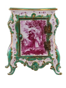 A MARSEILLE FRENCH FAIENCE POTTERY MINIATURE ARMOIRE OR JEWELRY CASKET, 18 C.