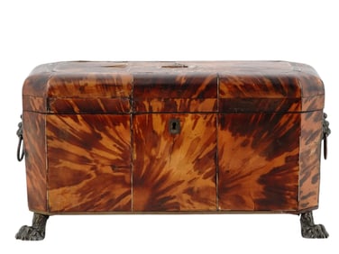 AN ENGLISH (GEORGIAN ) TORTOISESHELL TEA CADDY, 18/19 CENTURY