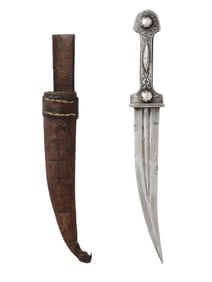 A SMALL CAUCASIAN DAGGER WITH SILVER AND NIELLO MOUNTS, 19TH C.
