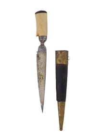 AN INDO-PERSIAN DAGGER WITH GOLD-INLAID BLADE, 18TH CENTURY
