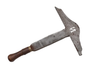 A RARE NAPOLEONIC PERIOD "SLATE ROOFING HAMMER", C.1800