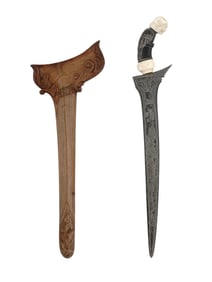 AN INDONESIAN KRIS DAGGER WITH SCABBARD AND CARRYING POUCH