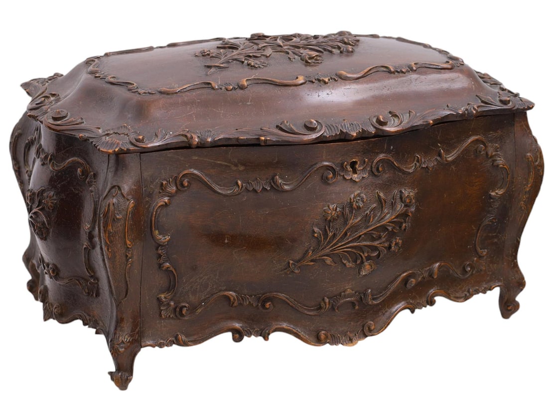A LARGE ROCOCO STYLE CARVED WOOD JEWELRY BOX WITH KEY, 19TH CEN. (1 of 6)
