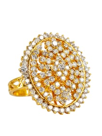 AN 18K GOLD RING SET WITH 3.47 K HSI3 DIAMONDS