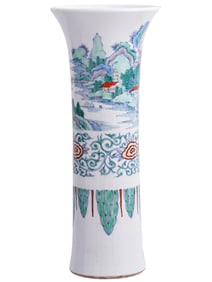 A CHINESE QING DYNASTY DOUCAI PORCELAIN TRUMPET VASE, 19TH C.