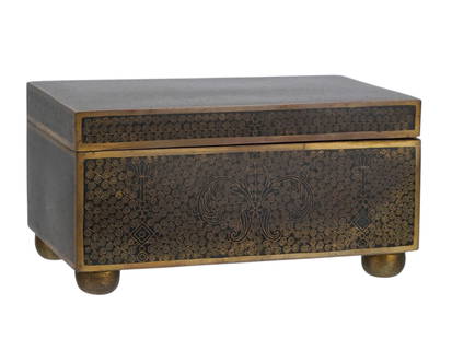 A JAPANESE MEIJI PERIOD MIXED METAL AND GOLD DAMASCENED (SHIPP?-Z?GAN) BOX: A Japanese Meiji period mixed metal and gold damascened (shipp?-z?gan) box, made in Kyoto or possibly from a workshop associated with Komai. The box features a gilt bronze body with delicate fine gold