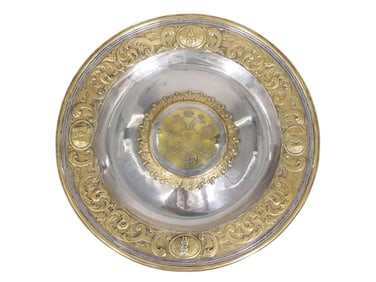 A LARGE RUSSIAN SILVER-GILT PRESENTATION CHARGER WITH IMPERIAL DOUBLE-HEADED EAGLE, 18TH CENTURY