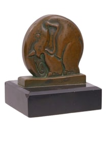 A CLAIRE STIMSON SC. (AMERICA, 20TH CENTURY) BRONZE FIGURE OF AN ELEPHANT
