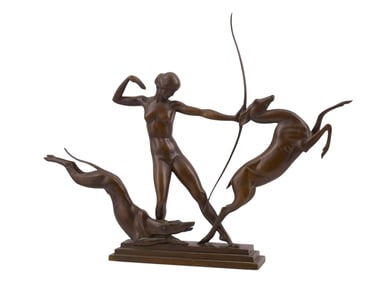 A GLEB DERUJINSKY CAST BRONZE SCULPTURE DIANA THE HUNTRESS WITH HOUND AND STAG, CA. 1925