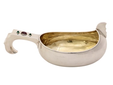 LARGE RUSSIAN SILVER-GILT KOVSH, 1908-1917