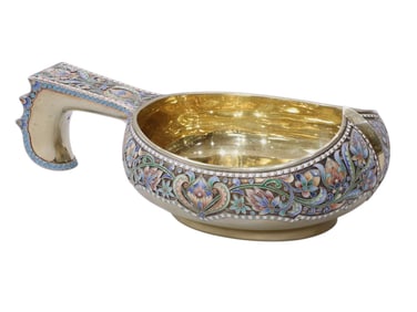 LARGE RUSSIAN SILVER AND ENAMEL KOVSH, 1908-1917